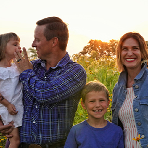  David and Christy Borrowman of Pastvina Acres in Smithfield, Missouri were named Niman Ranch’s  2023 Sustainable Farm of the Year for their ongoing commitment to the principles of regenerative agriculture and sustainability.